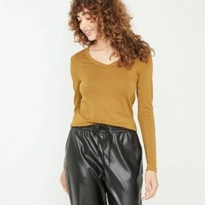 Women’s A New Day V Neck Long Sleeve Top